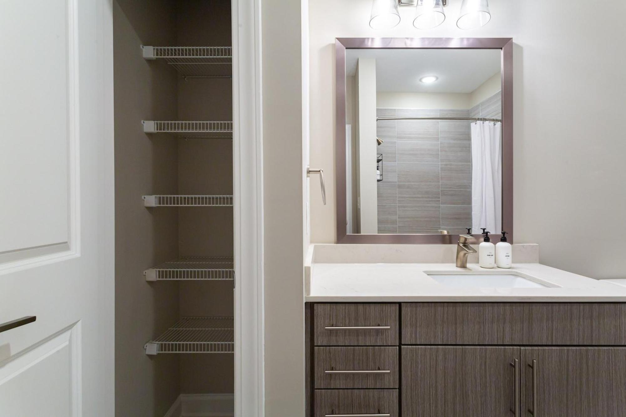 Kasa Freemorewest Charlotte Quarto foto
